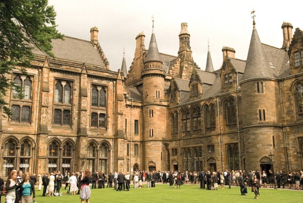 10 đại học cổ đẹp nhất Vương quốc Anh